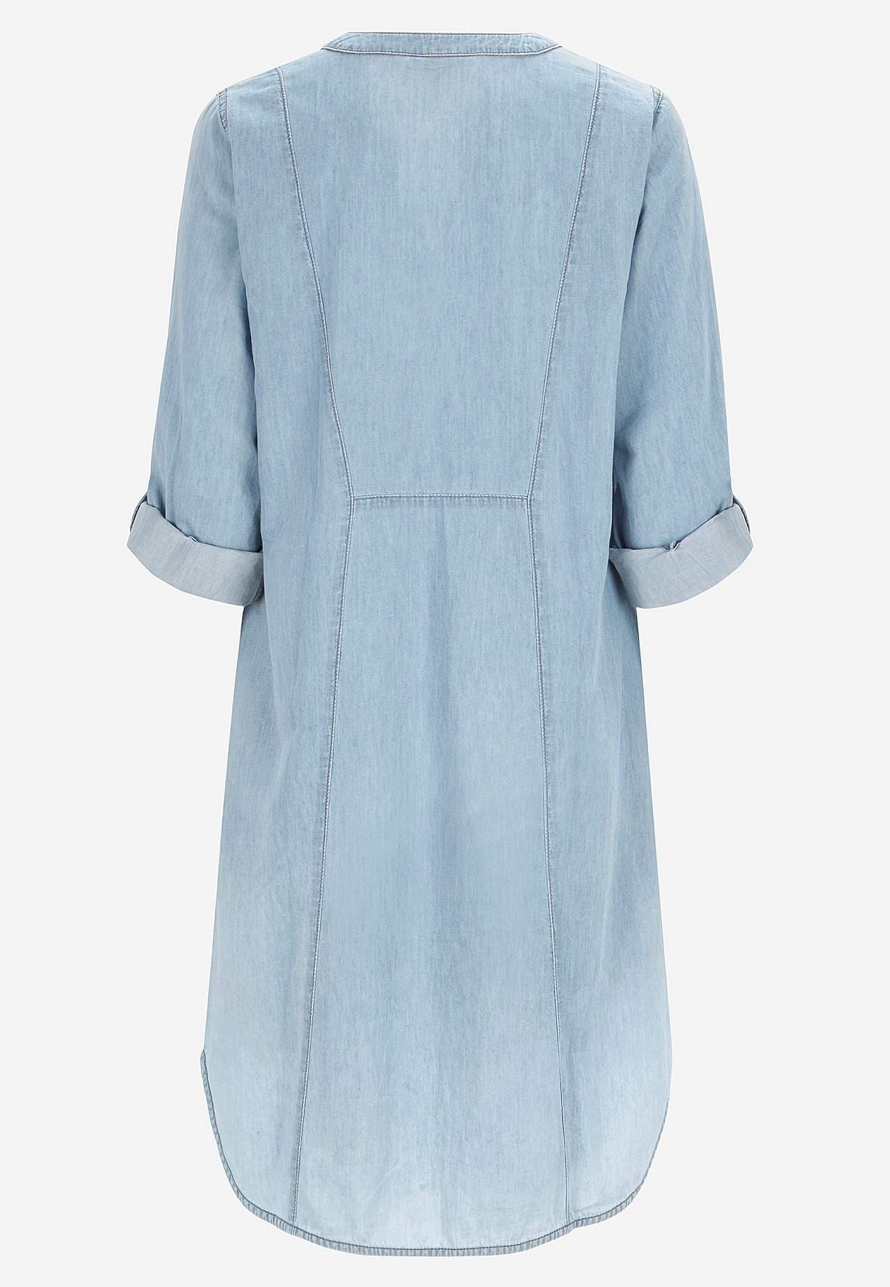 Rymlig jeansklänning