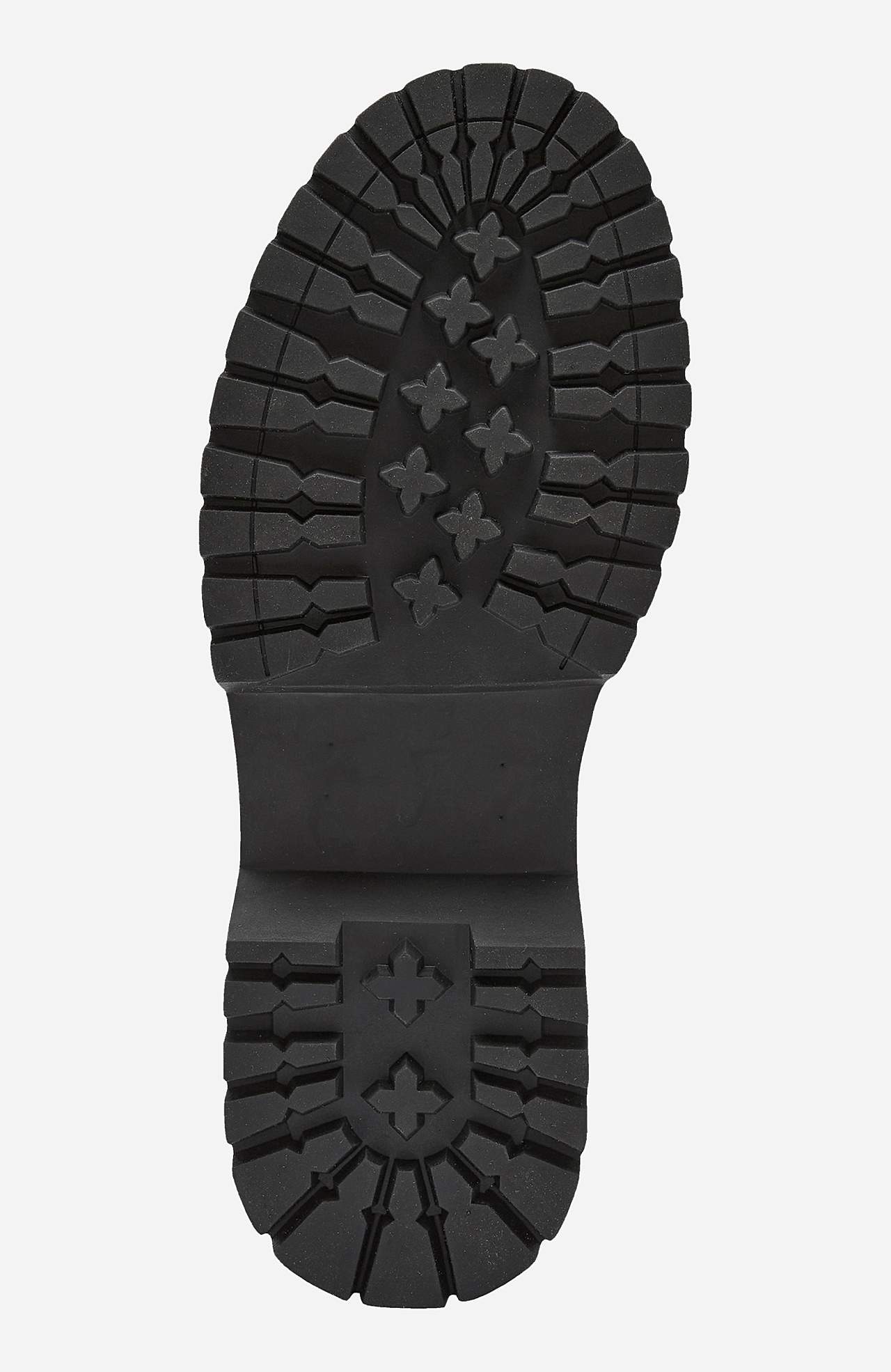 Höga chelseaboots med gummisula