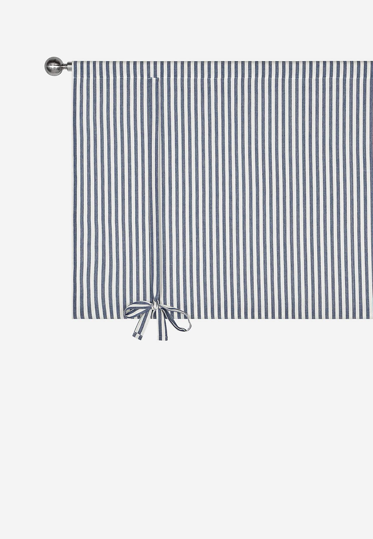 Vävd, randig hissgardin