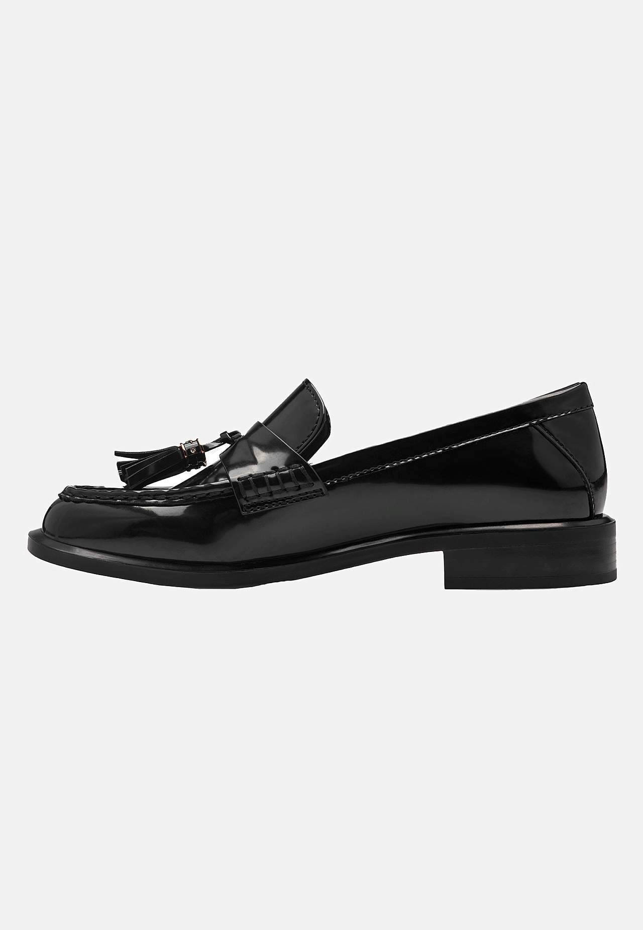 Lackad loafer med tofsar