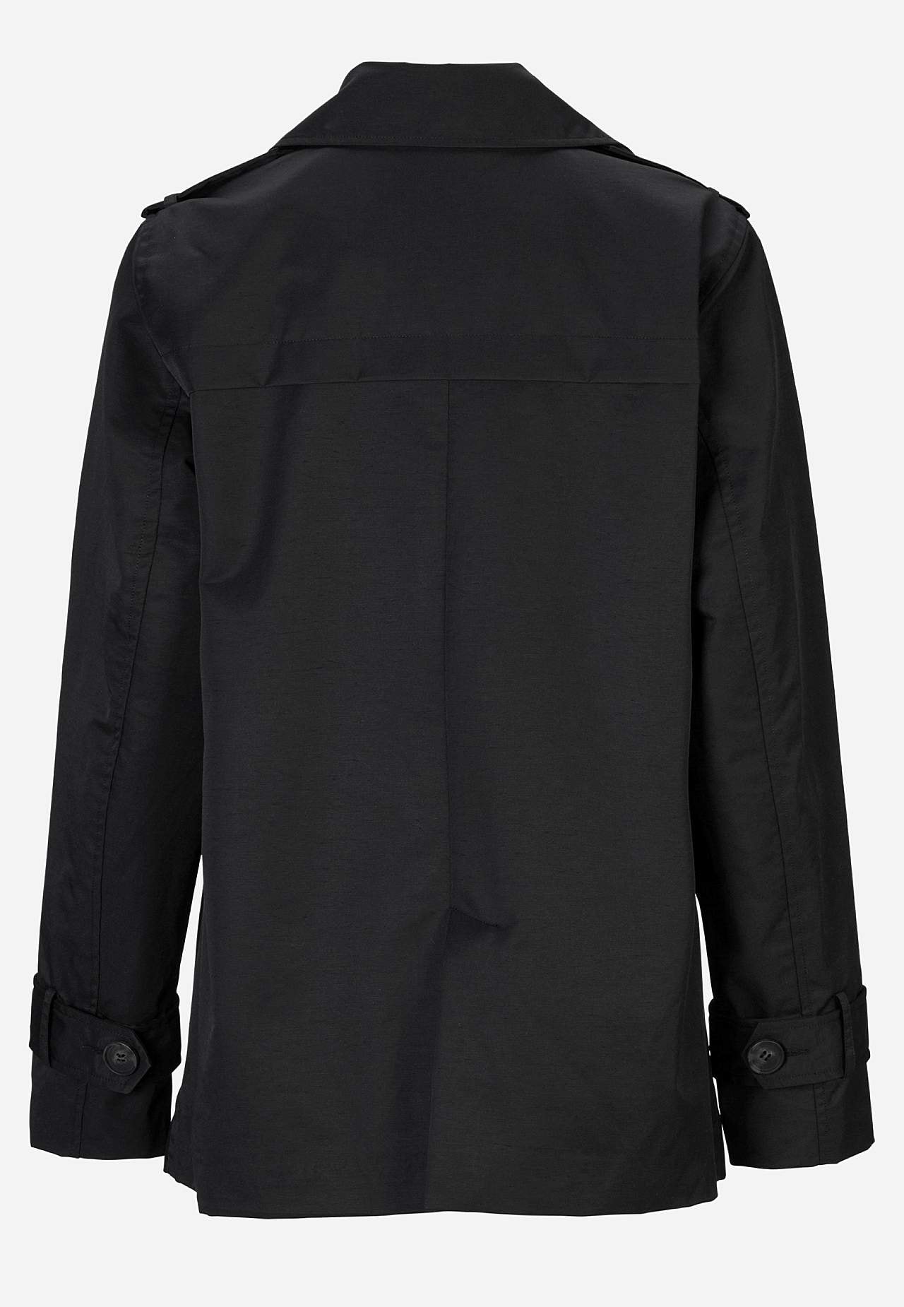 Dubbelknäppt, kort trenchcoat