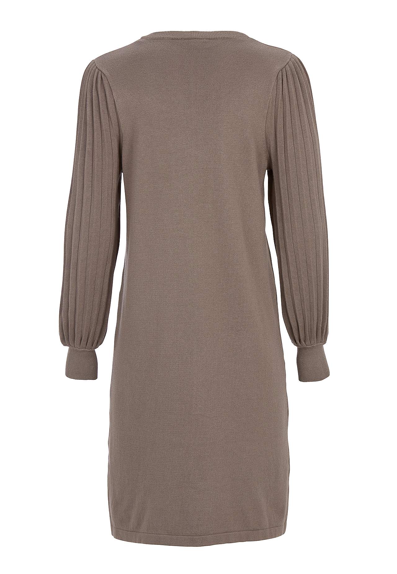 Finstickad klänning med plisserade ärmar