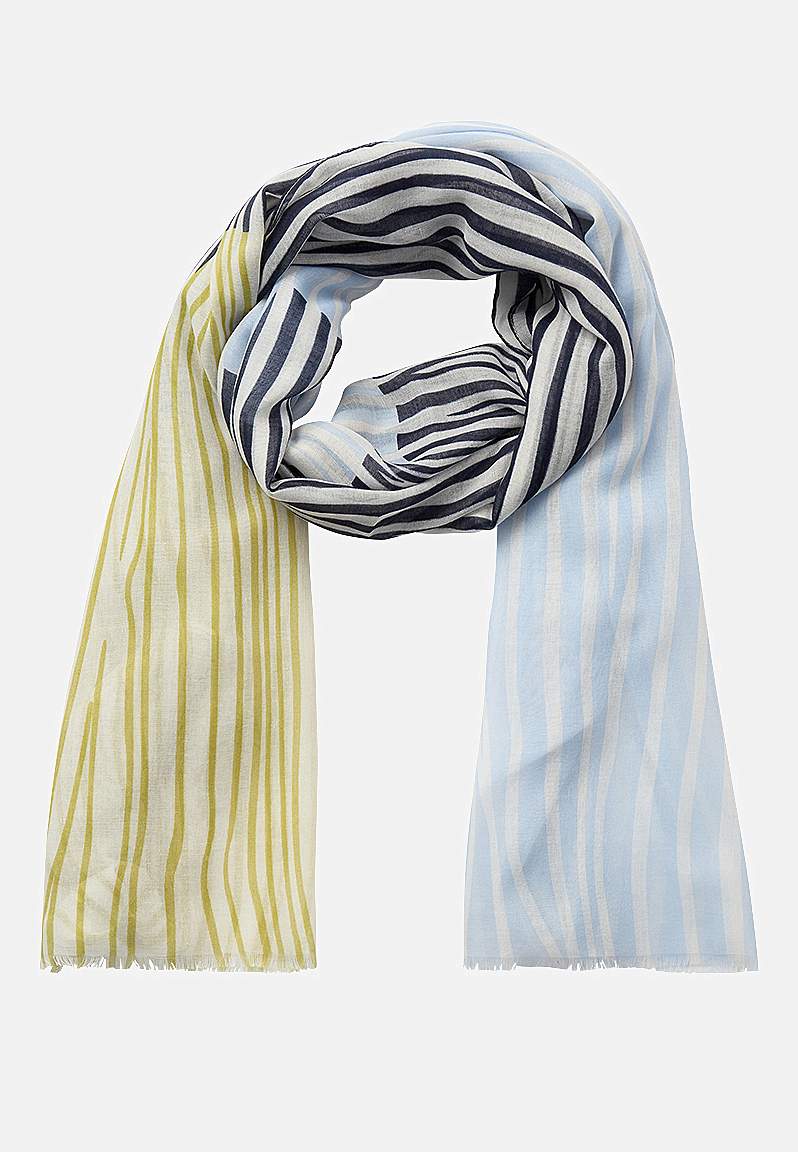 Lång, skir sjal med ränder