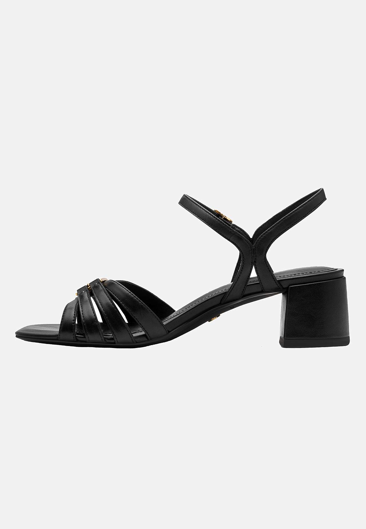 Skinnsandalett med metalldetaljer